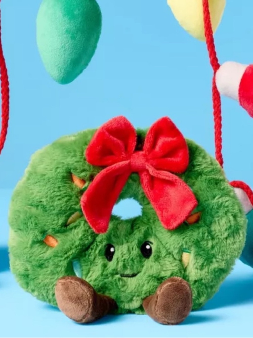 Gigglescape Small Plush Wreath NWOT